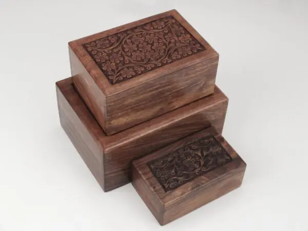 Wood Urn: Carved Sheesham Urn