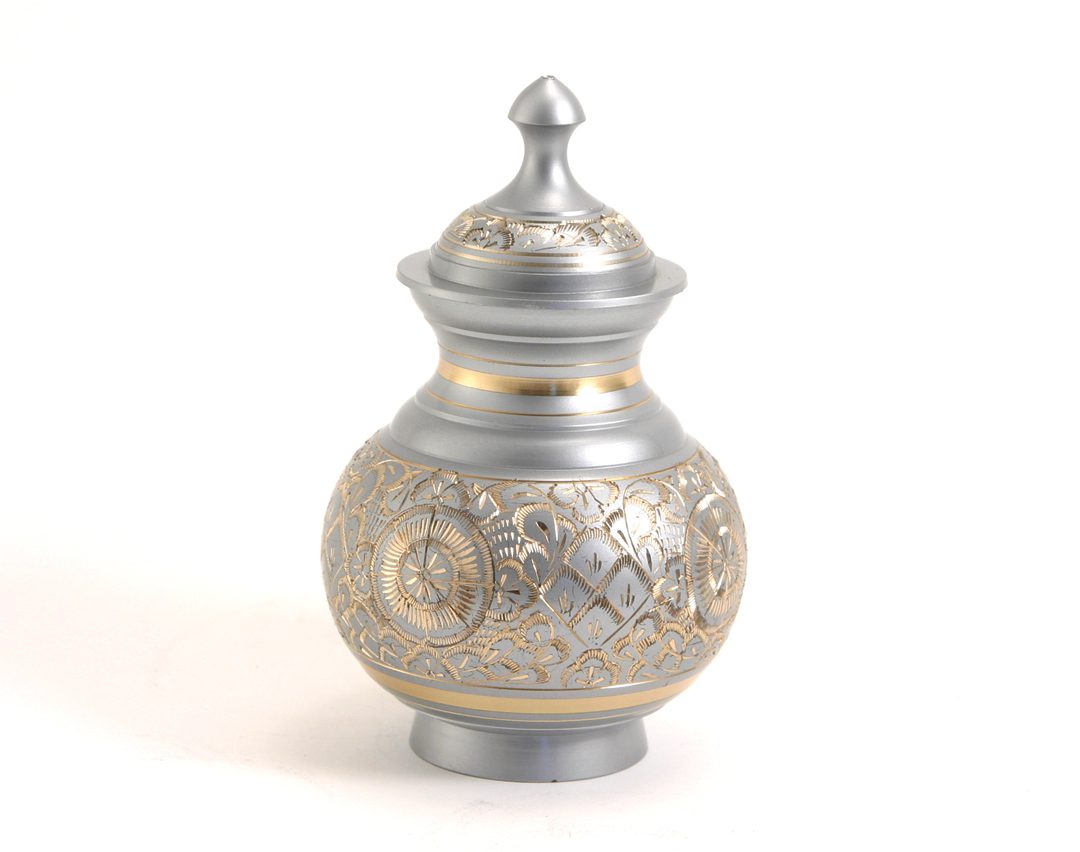 Traditional: silver engraved - Image 2